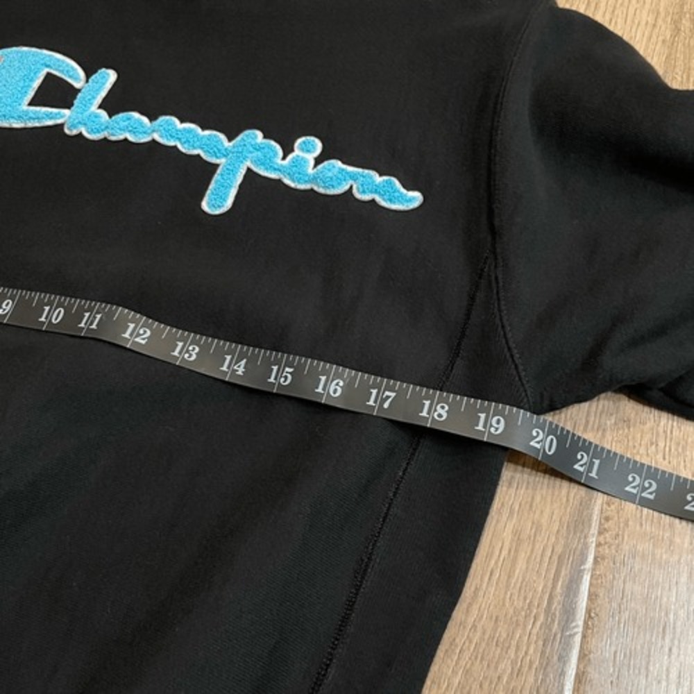 Champion Reverse Weave Black Chenille Script Logo Sweatshirt Small Sporty Casual - Picture 11 of 13